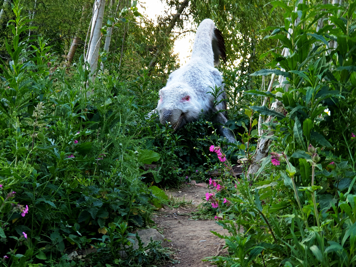 Dromaeosaur ready to pounce